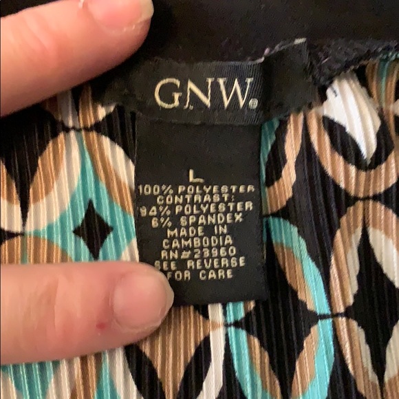 Ladies Top - Picture 3 of 3